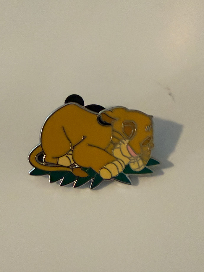 Simba Napping Pin