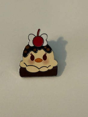 Daisy Duck Munchling Pin