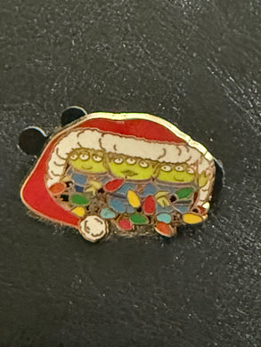 DSSH Toys for Tots Little Green Men Limited Edition 500 Pin