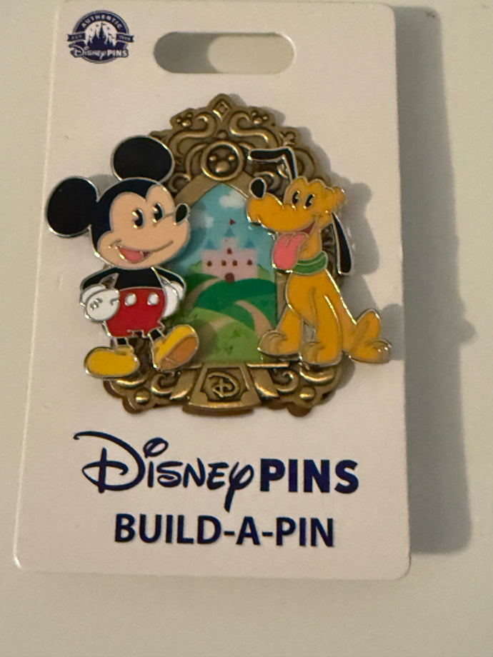 Mickey Mouse and Pluto Build a Pin New on Card