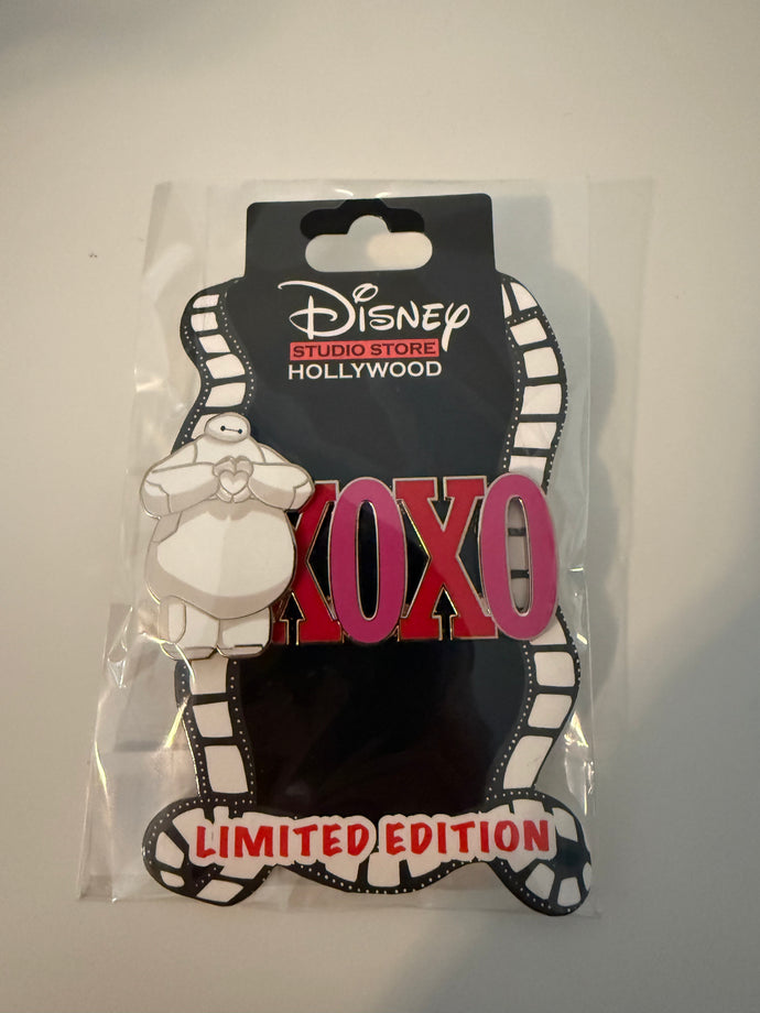DSSH Baymax XOXO Pin New on Card