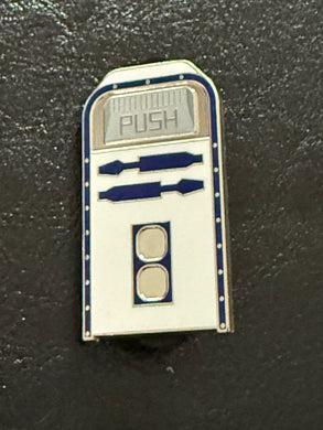 R2D2 Trash Can Pin