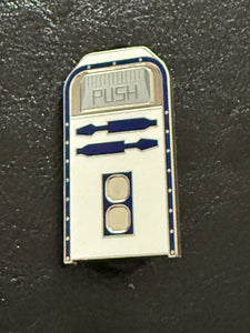R2D2 Trash Can Pin
