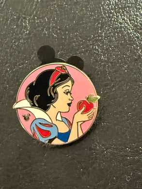 Snow White Hidden Disney Pin