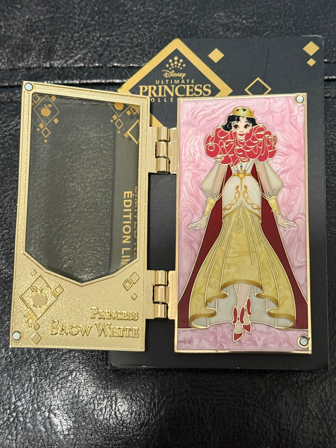 Snow White Designer Princess Limited Release Pin New on Card