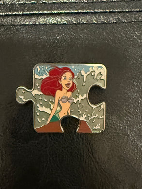 Ariel LE600 Character Connection Puzzle Pin