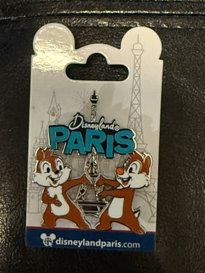 Chip and Dale Disneyland Paris Pin New on Card