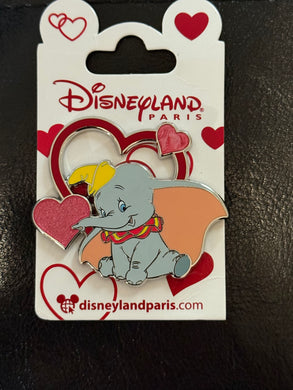 Dumbo in Heart Disneyland Paris Pin New on Card