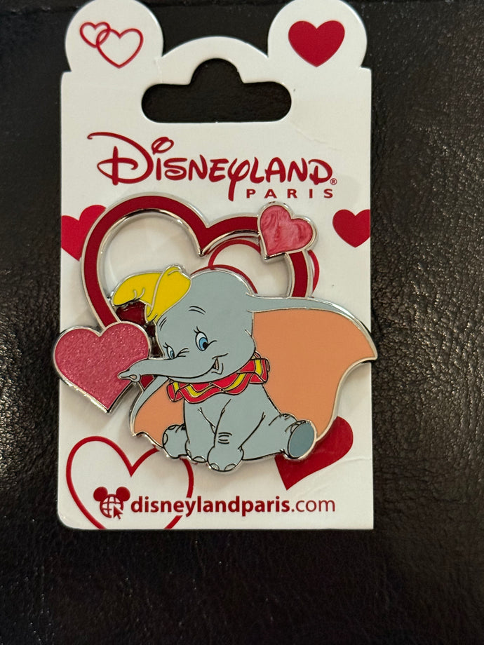 Dumbo in Heart Disneyland Paris Pin New on Card