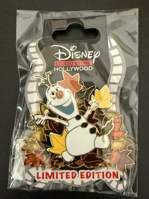DSSH Olaf Fall Limited Edition Pin New on Card