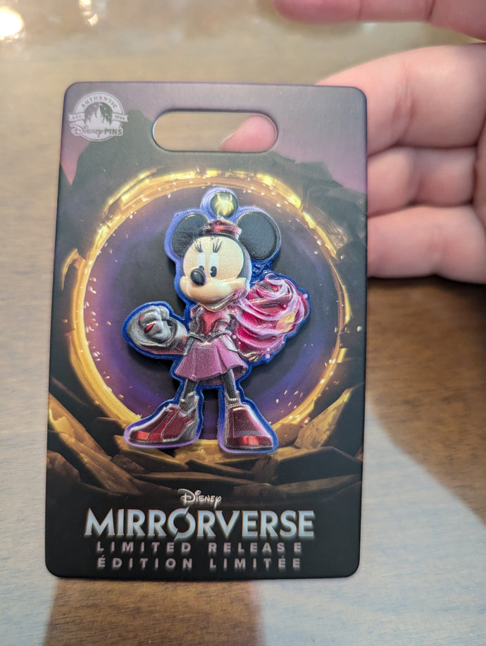 Minnie Mirror verse Pin New on Card