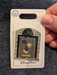 Goofy and Donald Duck Hollywood Tower Hotel Pin New on Card