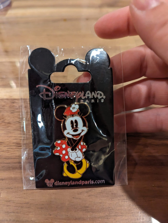Disneyland Paris Minnie Mouse Pin New on Card