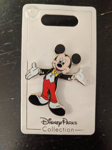 Performing Mickey Pin New on Card