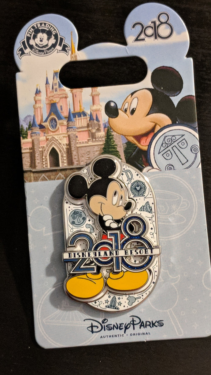 Disneyland Resort Mickey Mouse 2018 Pin new on Card
