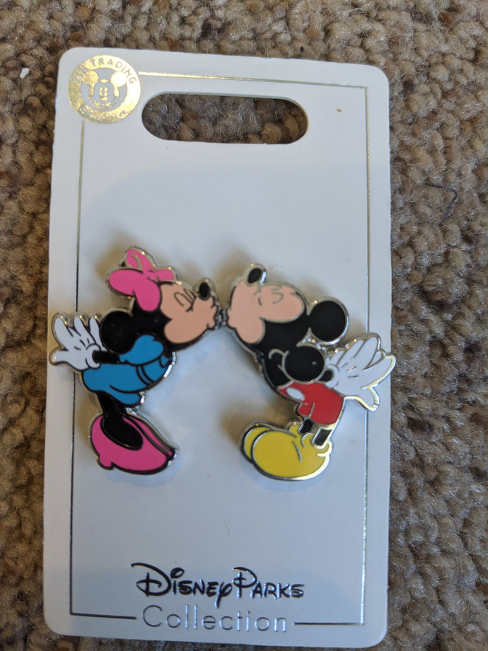 Mickey and Minnie Kissing Pins New on Card