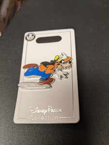 Goofy Pin New on Card