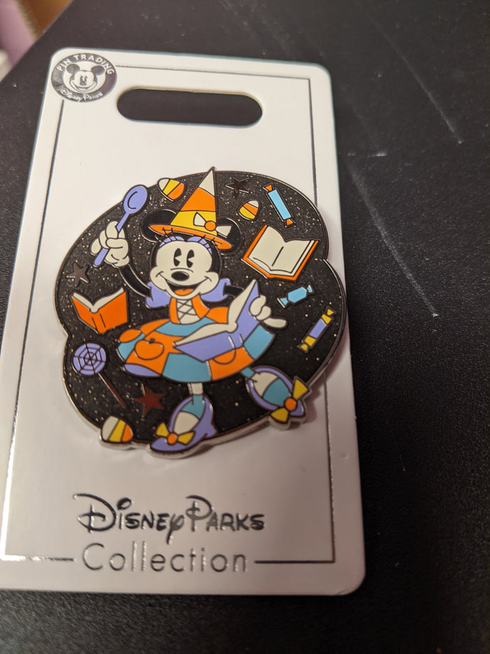 Halloween Minnie pin new on card